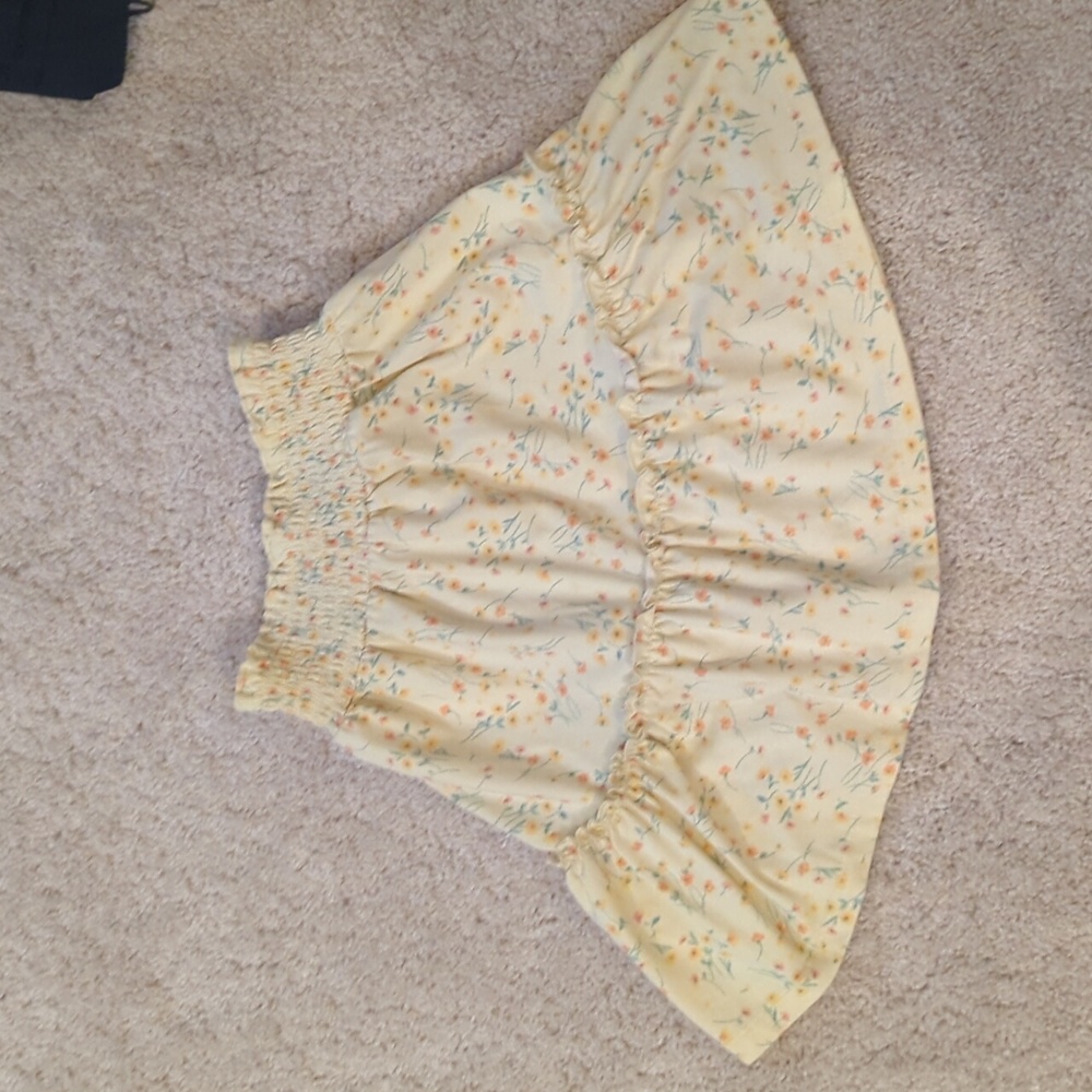 Girls twirl skirt in yellow floral